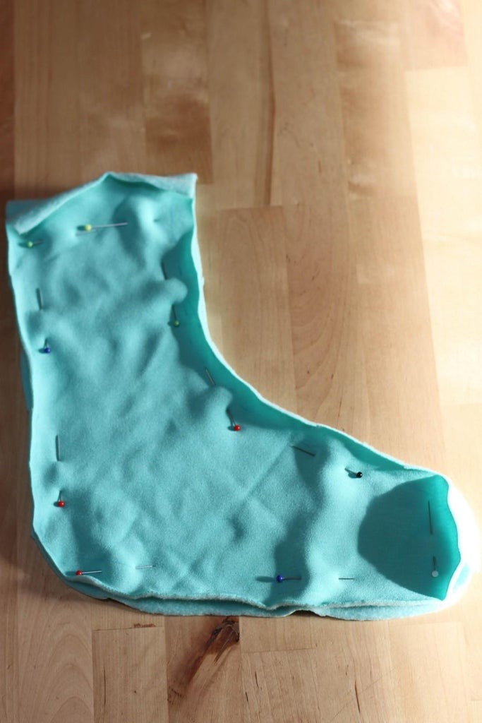 DIY Feet Warmer with a Pocket for a Heat Pad Keep Your Feet Cozy All