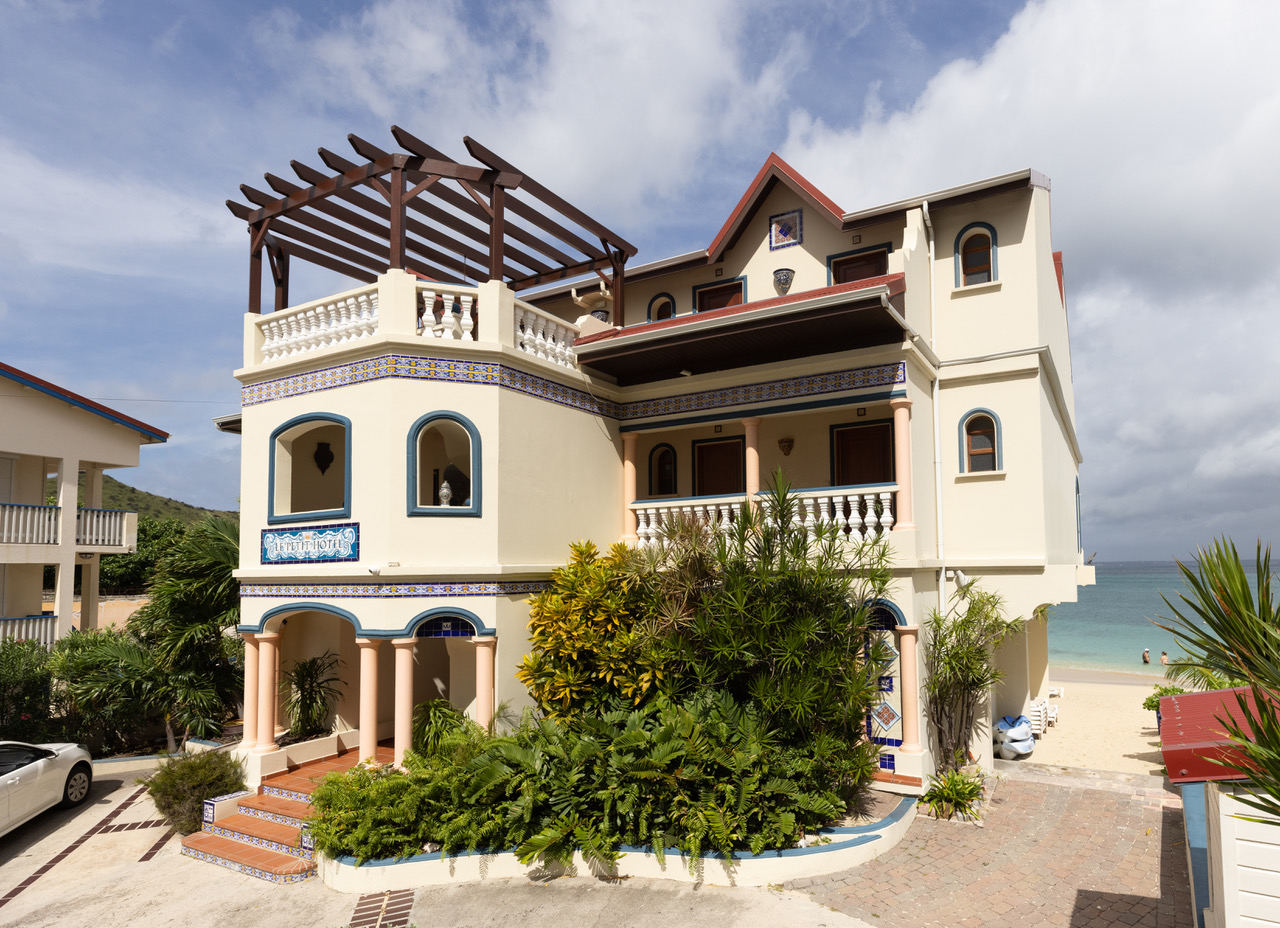 Le Petit Hotel Grand Case, Saint Martin Best Price Guarantee