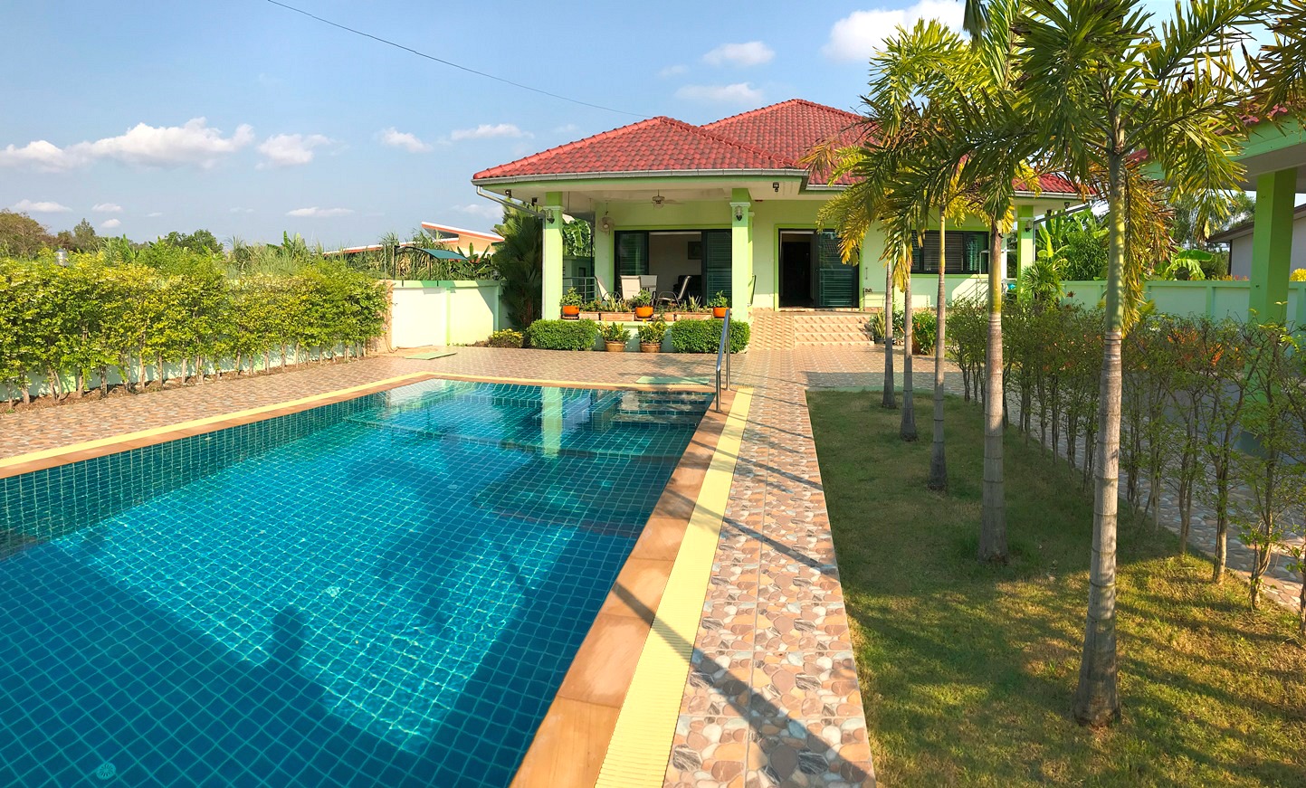 Mae ramphueng pool villa 2 köpa hus i Rayong, Thailand Real Estate