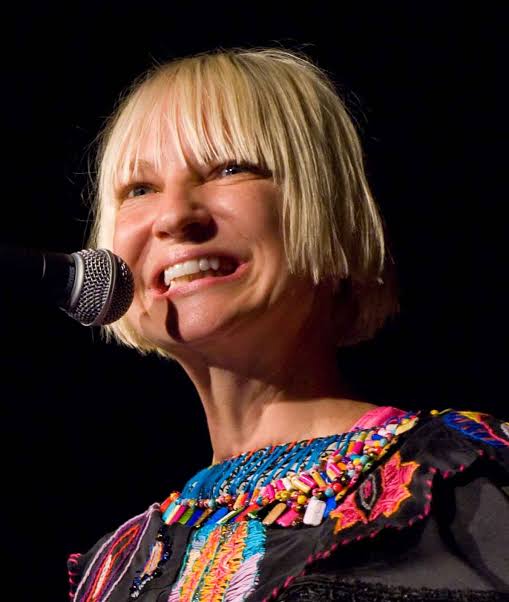 ¡Sia anuncia que es abuela a sus 44 años! Haahil de Radio Turquesa