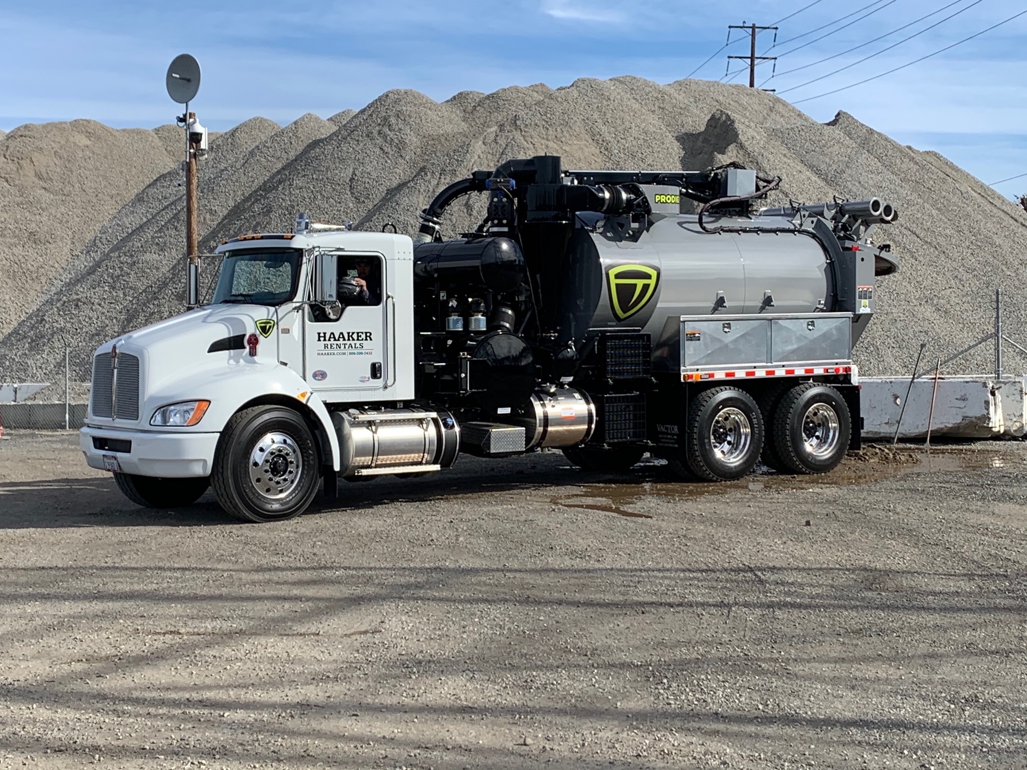 Vacuum Excavation Trucks Protect Underground Utilities, Reduce Risk
