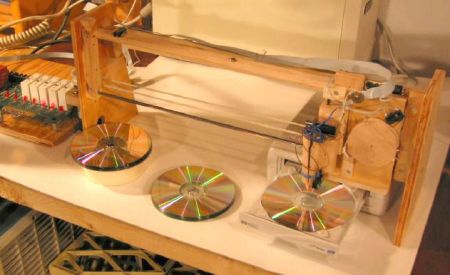 A CD Changer Made Of Wood | Hackaday
