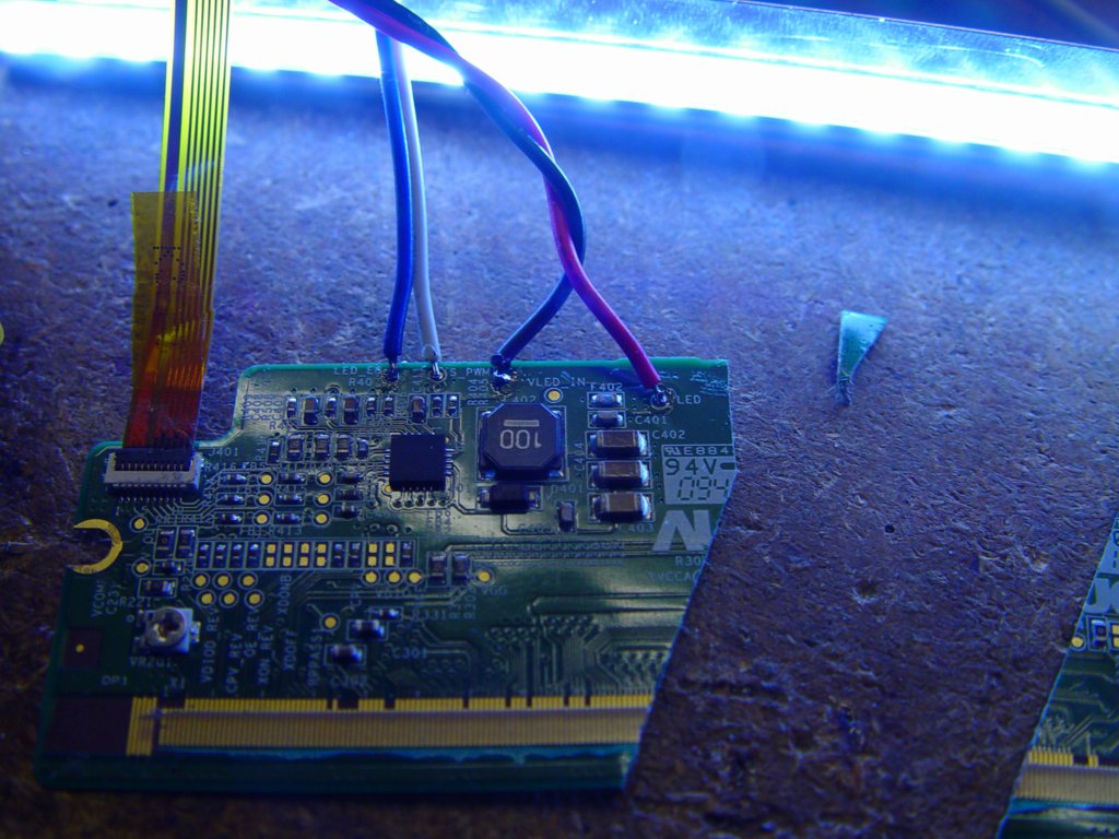 Laptop Backlight Converted From CCFL To LED Hackaday