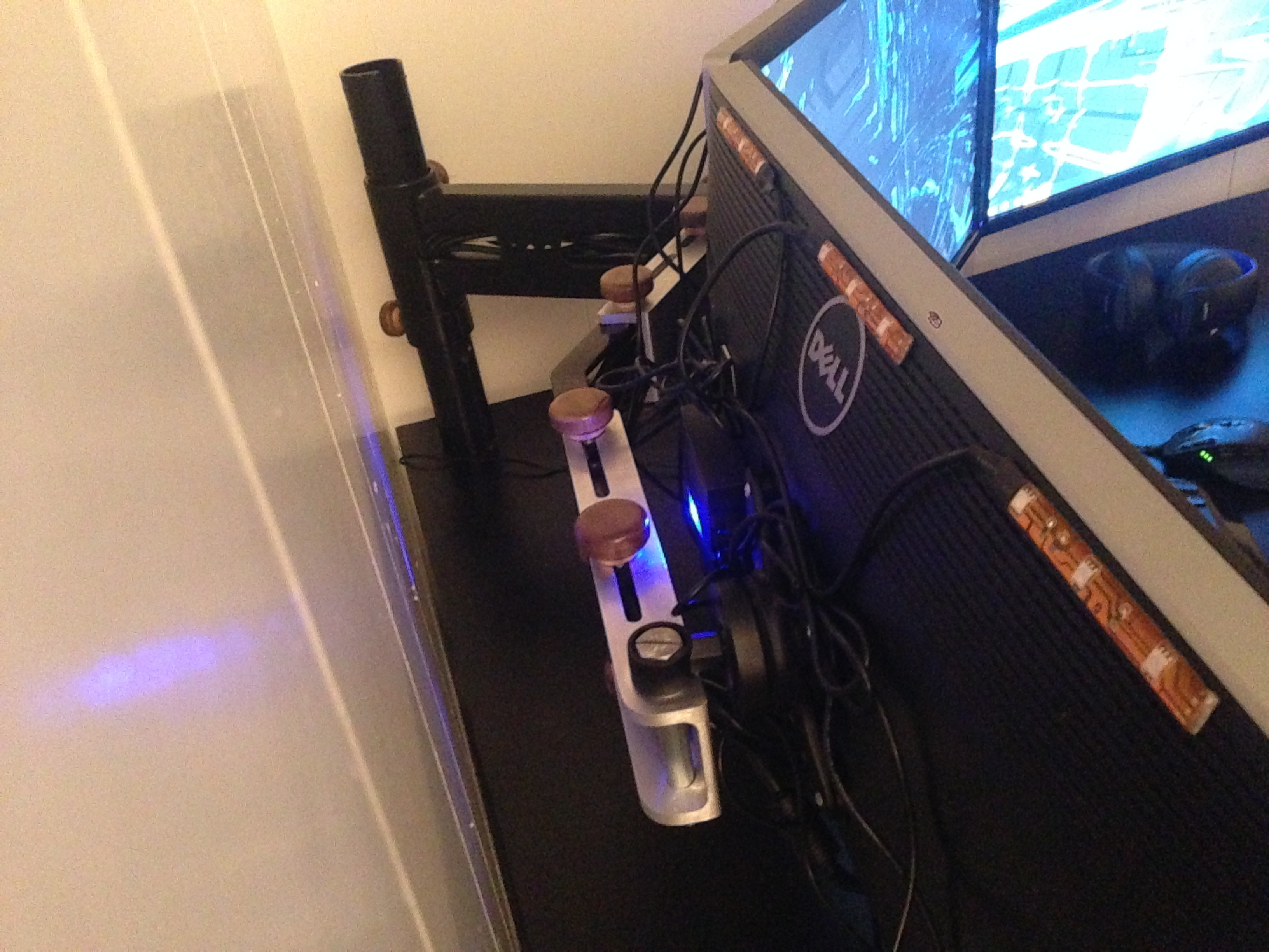 Homemade Triple Monitor Mount Looks Professionally Made Hackaday