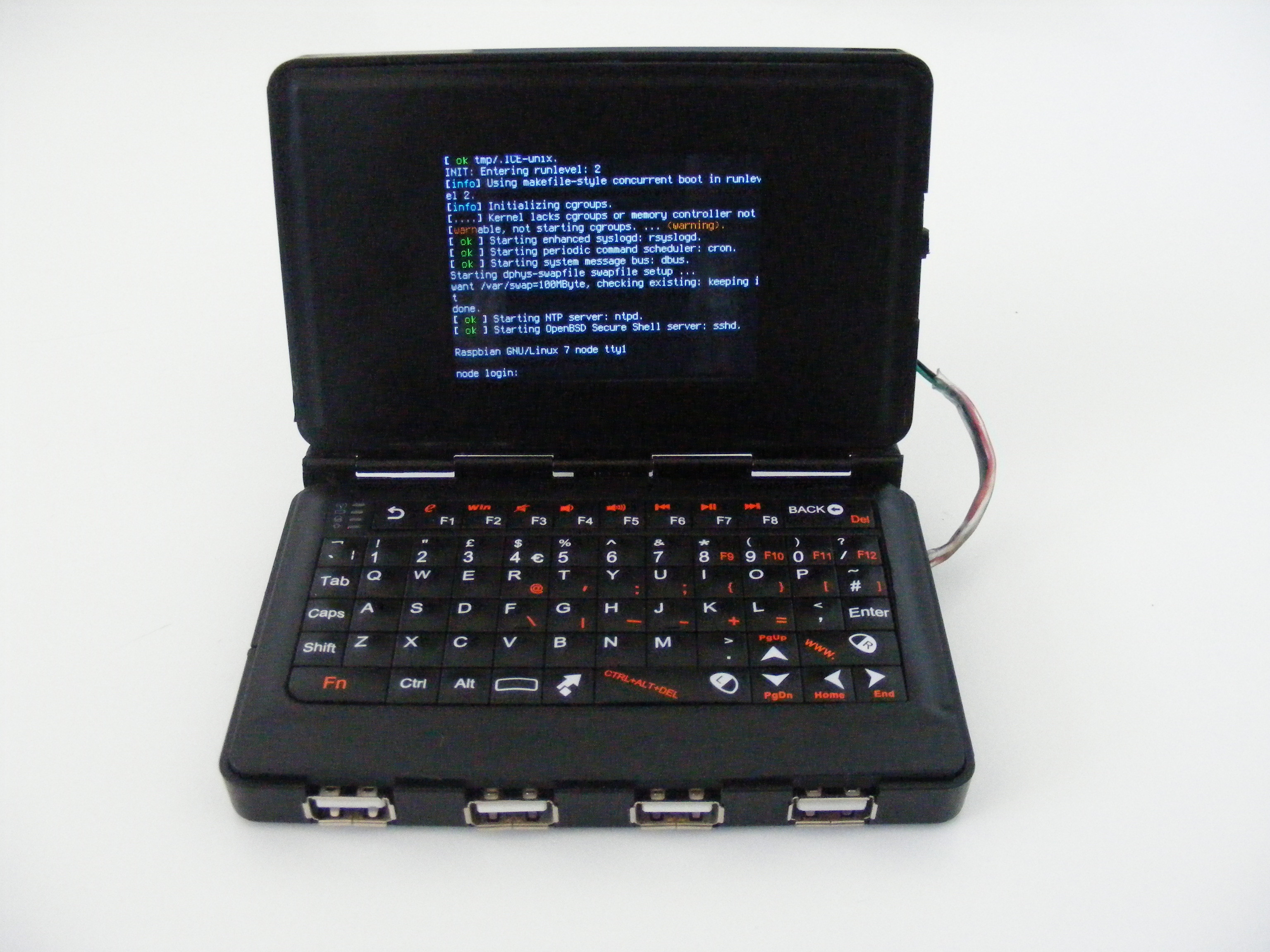 Handheld Linux Terminal Gets An A+ Hackaday