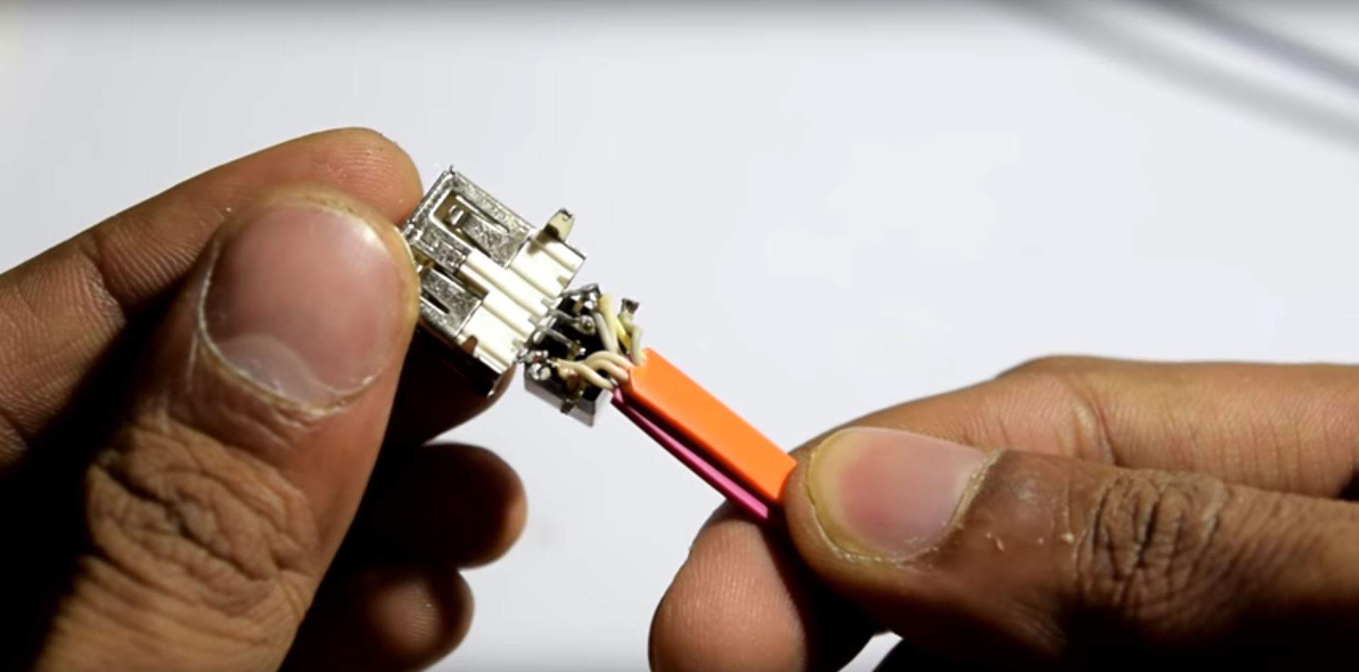 DIY KVM Switch Lets You Use One Keyboard And Mouse With Multiple