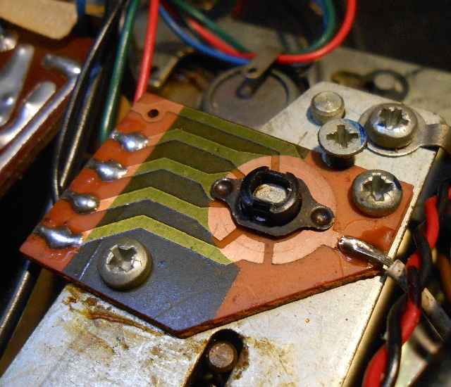 Retro Teardown: Inside An 8-Track Stereo Player | Hackaday