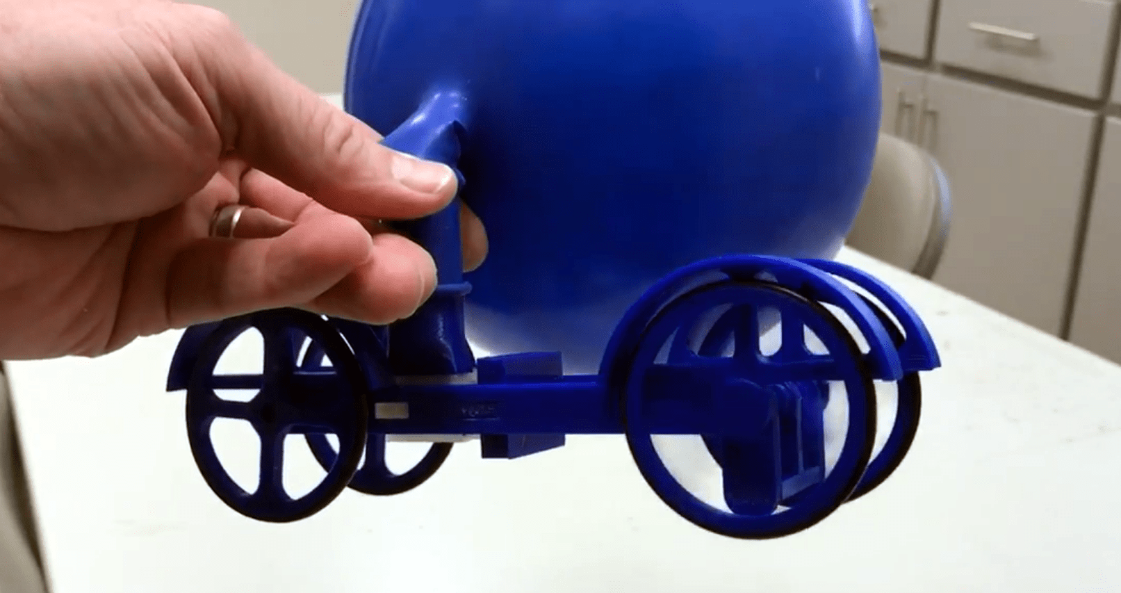 Toy Car Pumps The Wheels With Balloon Power Hackaday