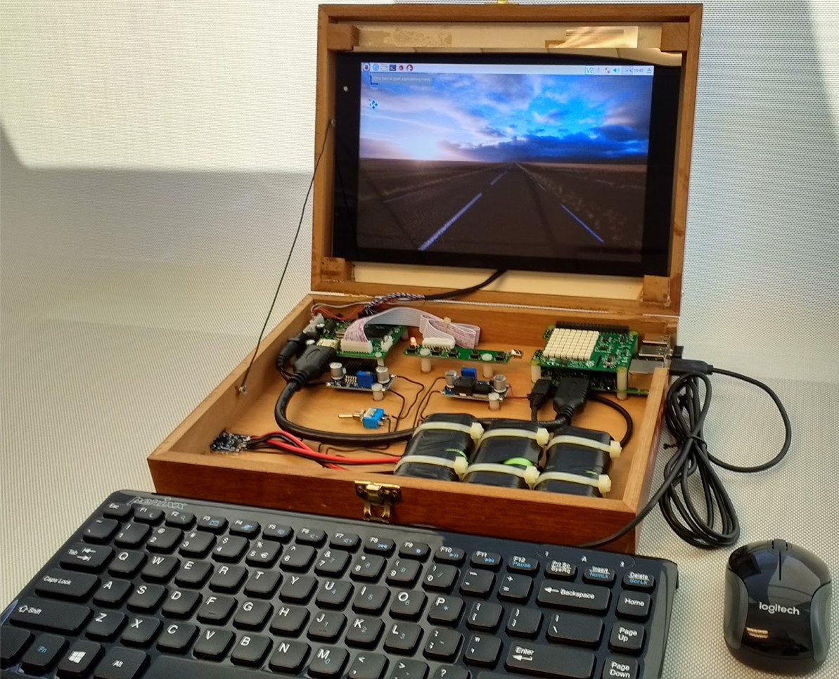 Cigar Box Opens To Raspberry Pi Laptop Hackaday