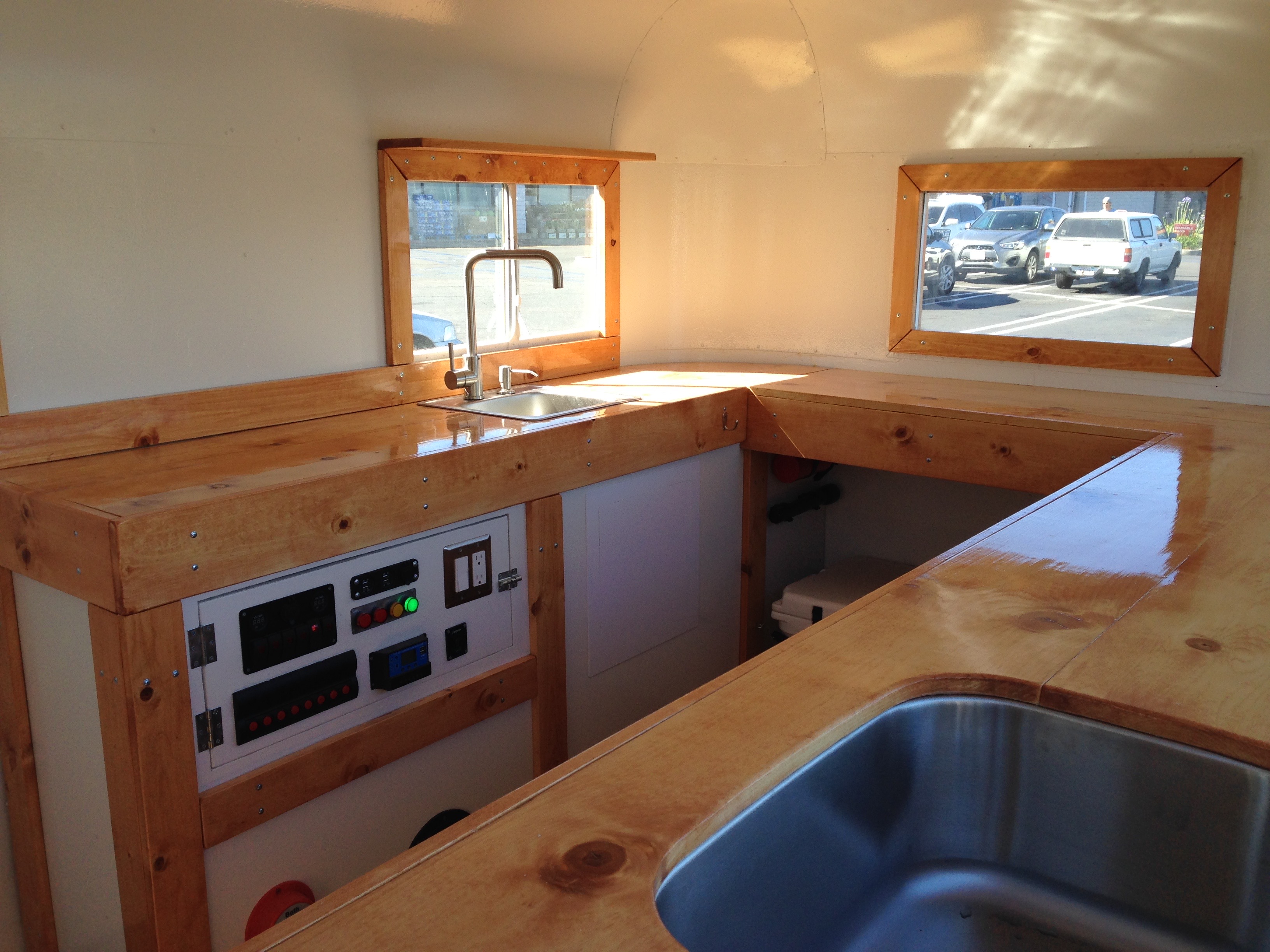 A Mobile Bar In A Trailer! Hackaday