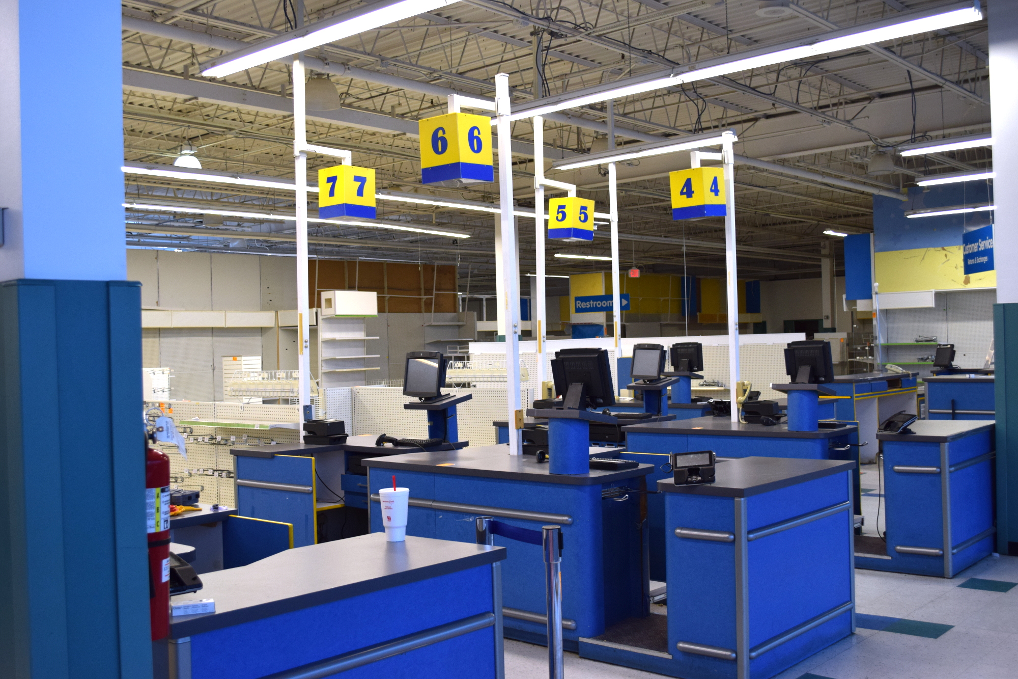 Exploring An Abandoned Toys “R” Us Hackaday