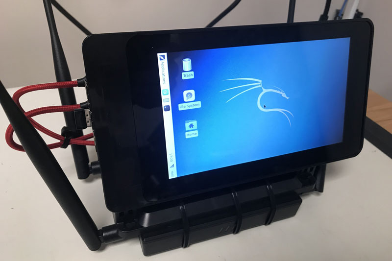 Portable Hacking Unit Combines Pi With WiFi Pineapple Hackaday