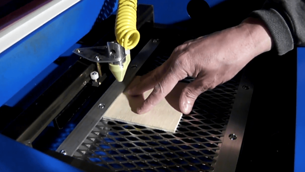 SpringLoaded Bed For K40 Laser Acts As An AutoFocus Hackaday