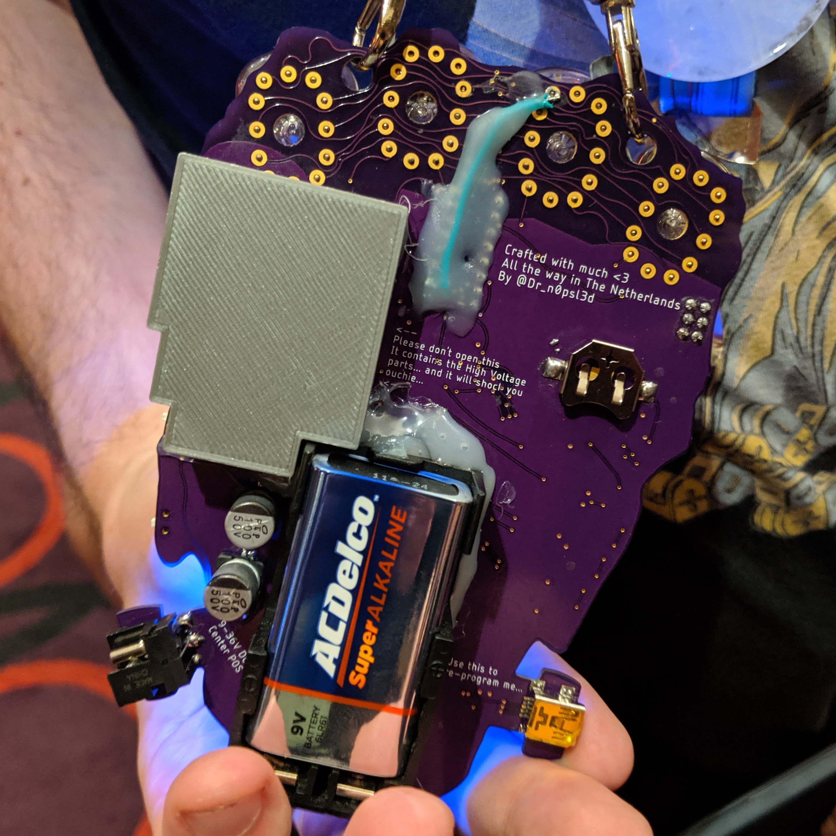 High voltage behind a 3D-printed shell