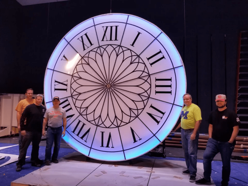 Giant Clock Made In The Nick Of Time Hackaday
