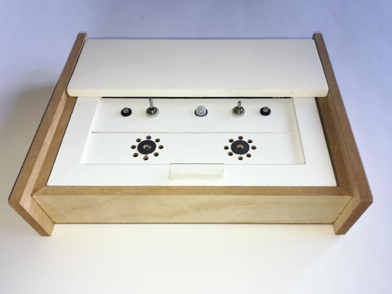 Useless Box With Attitude Isn’t Entirely Useless Hackaday