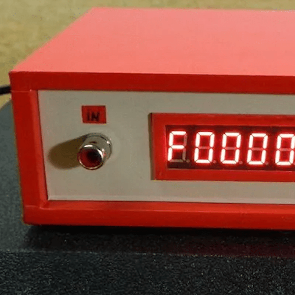 Easy Frequency Counter Looks Good, Reads To 6.5 MHz Hackaday