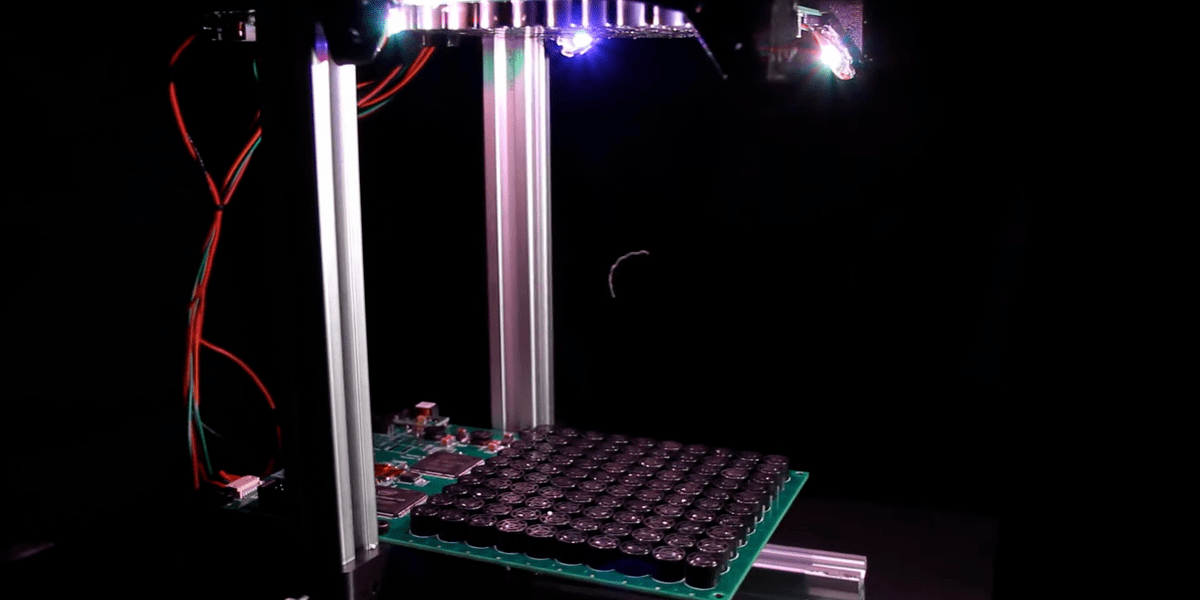 A_volumetric_display_using_an_acoustically_trapped_particle