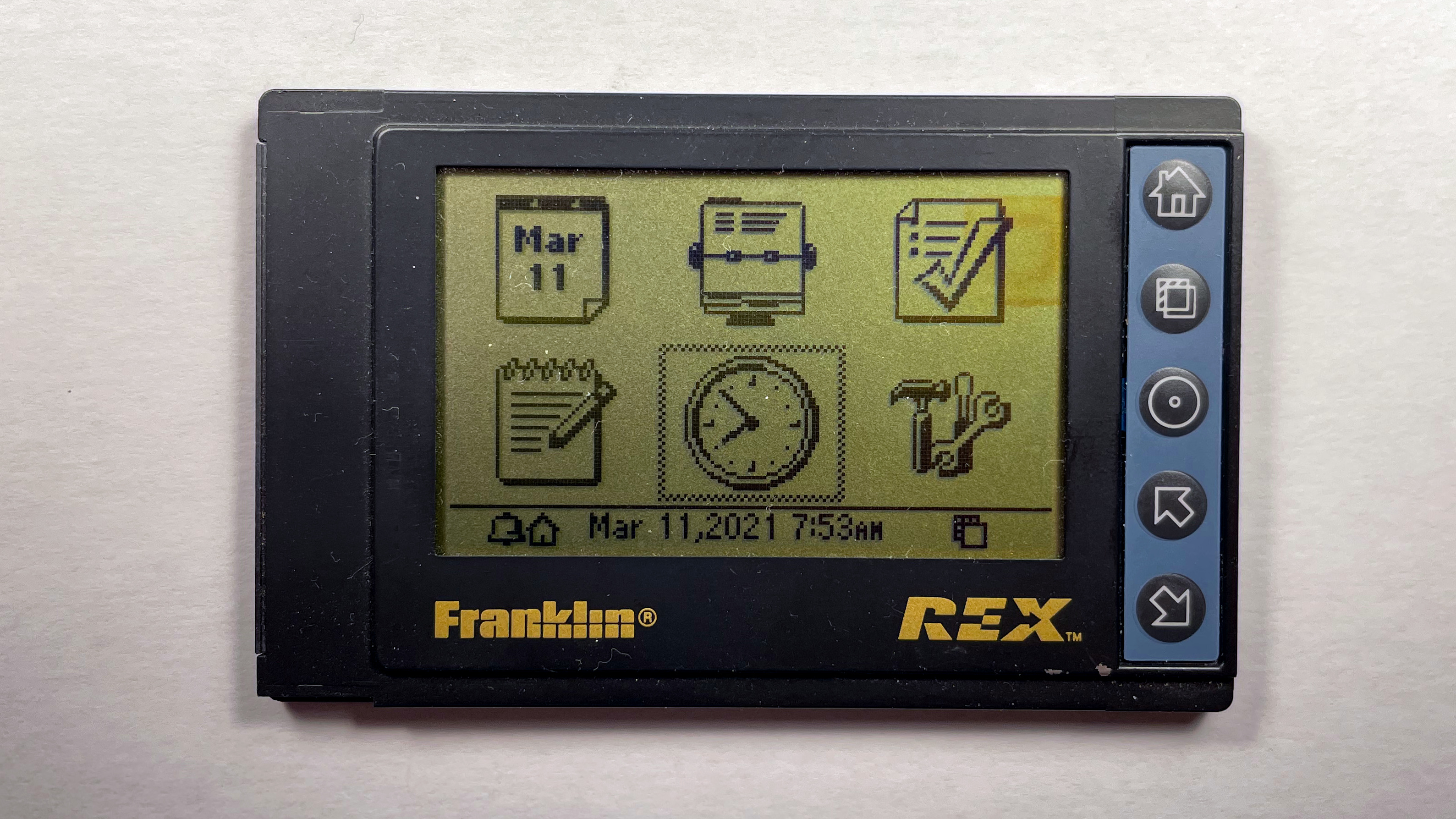 Rex Wasn’t Really A PDA, It Was The First Great Digital Rolodex Hackaday