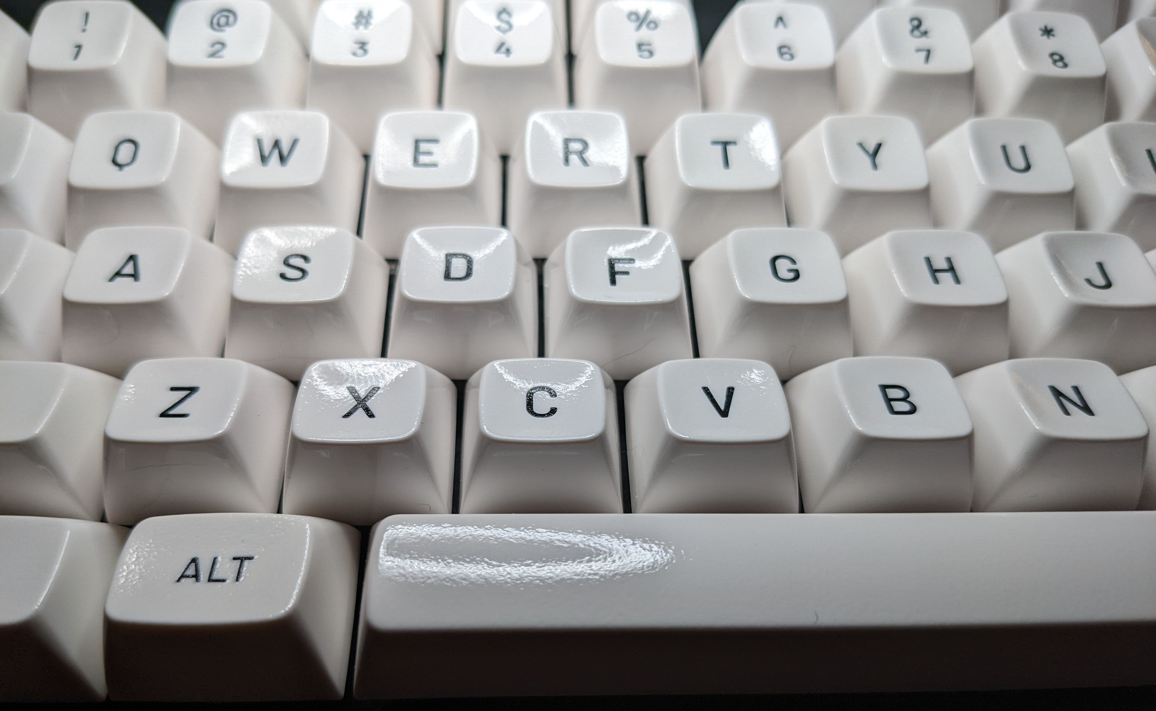 [B!] Keycap Shine? No, Shiny Keycaps