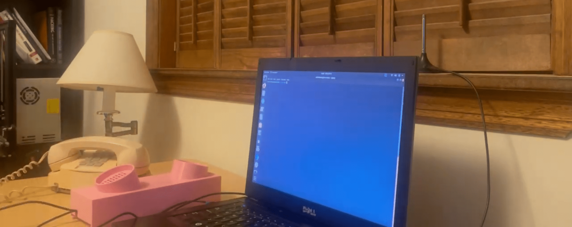 Acoustic Coupler Gets You Online Through Any Desk Phone Hackaday