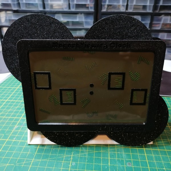 Clock Makes Field Lines Visible Hackaday