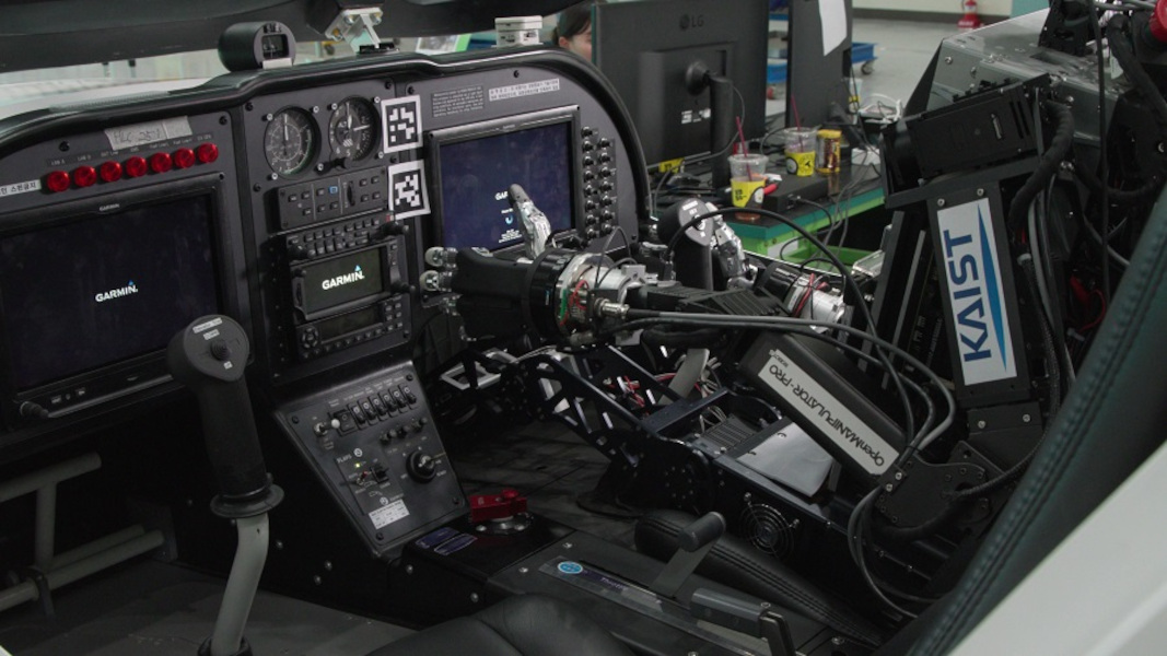 NextGen Autopilot Puts A Robot At The Controls Hackaday