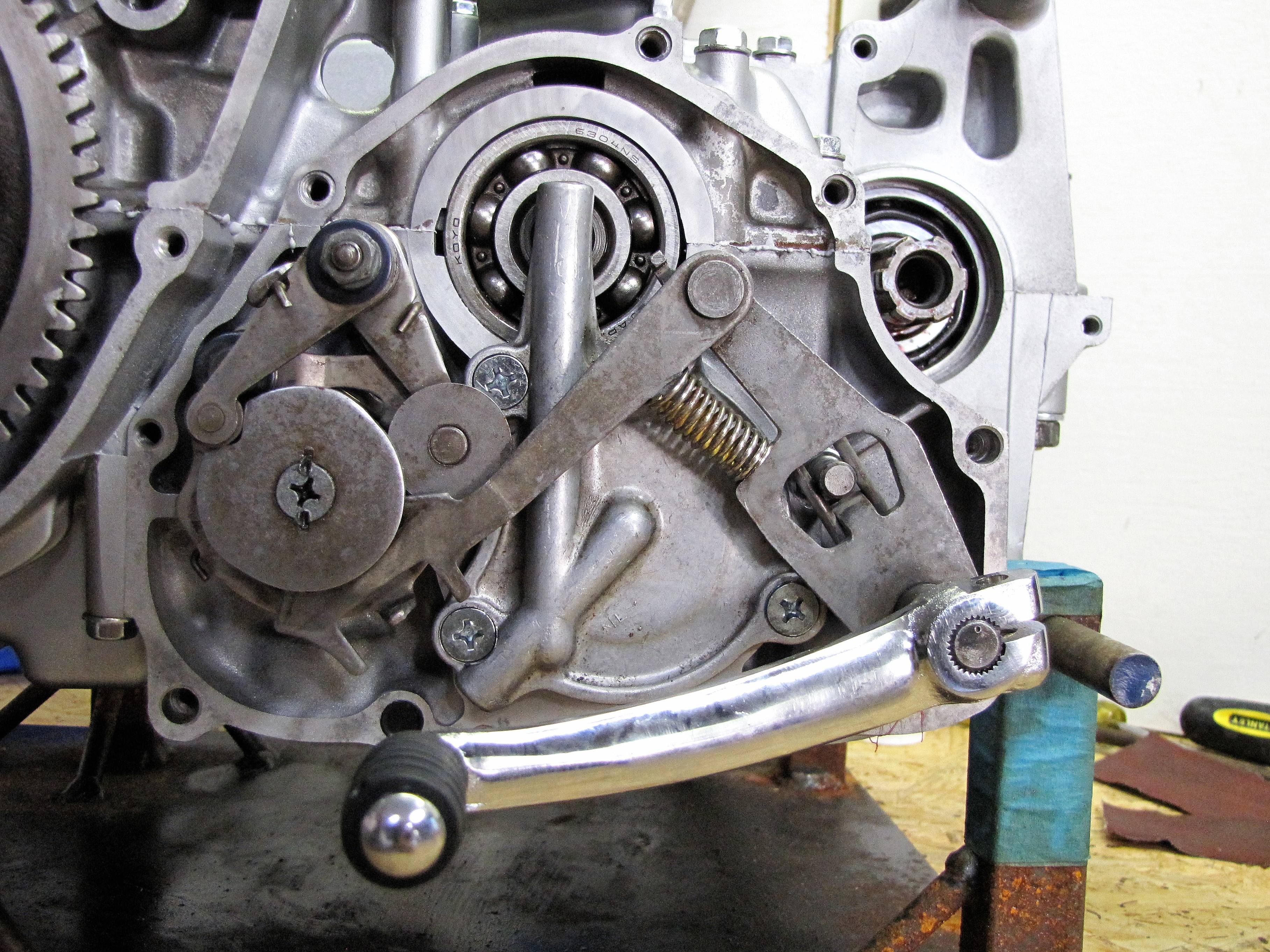 73 Honda CB750 Custom Build Part 17 – Shifter | HACK A WEEK