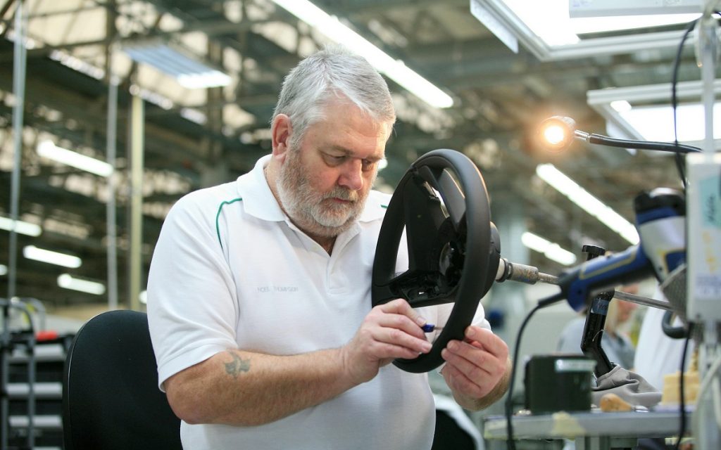 Noel Thompson 52 años tapizando a mano... y a máquina HackerCar