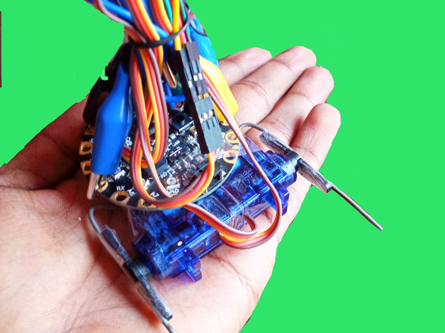 Make a walking robot at home/ Circuitplayground/ Sc Hackster.io