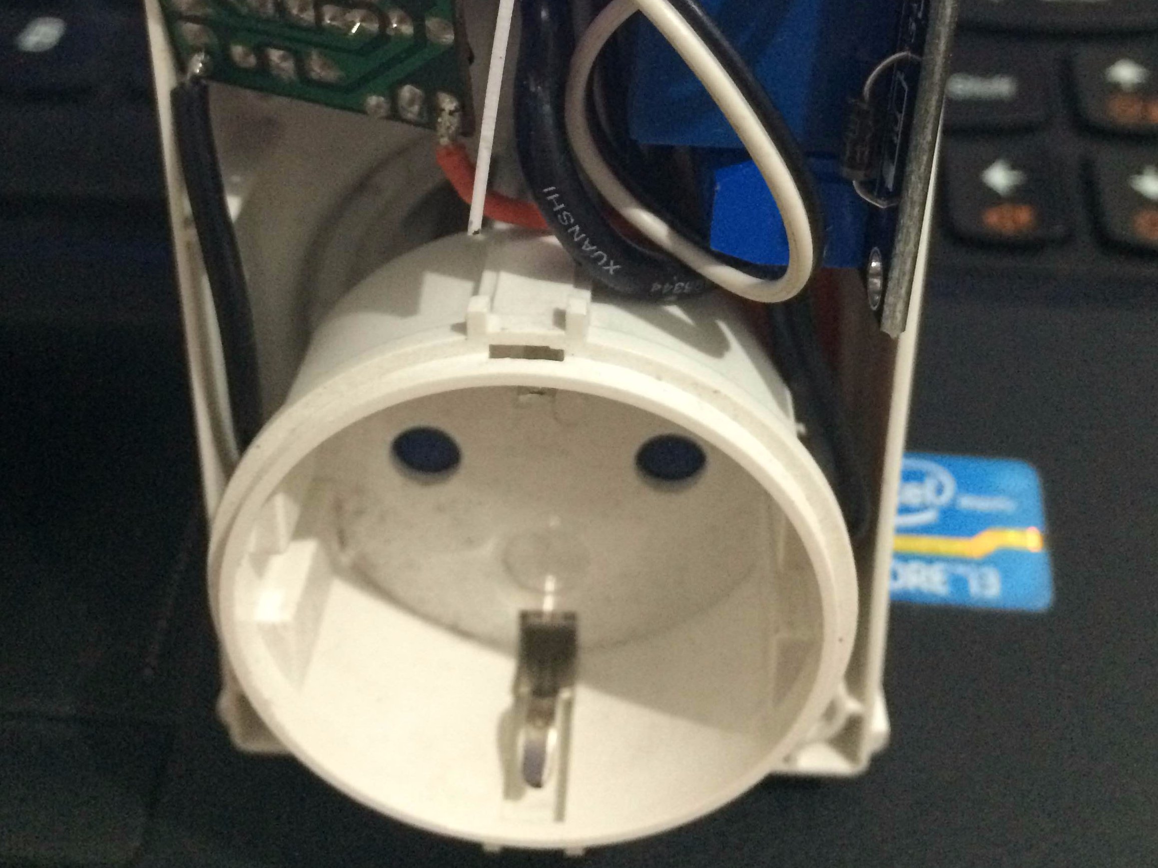 Simple IoT Power Outlet using Standalone ESP8266 and Cayenne Hackster.io
