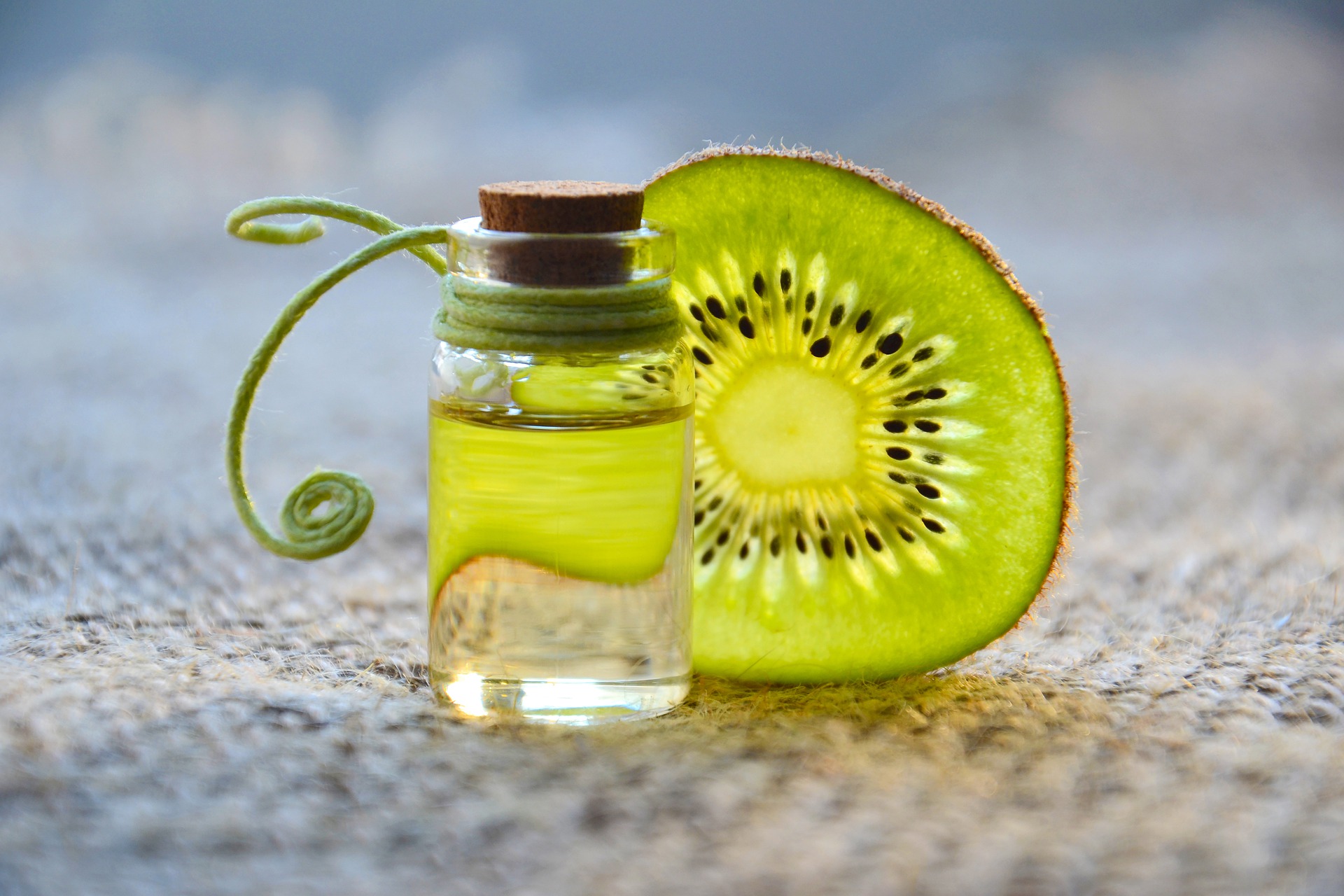 10 Best Natural Oils For Glowing Skin and Healthier Hair