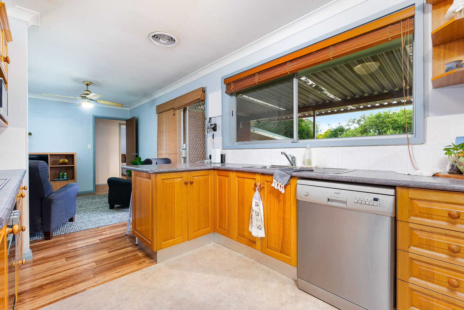 33 Disraeli Rd, Winston Hills 3