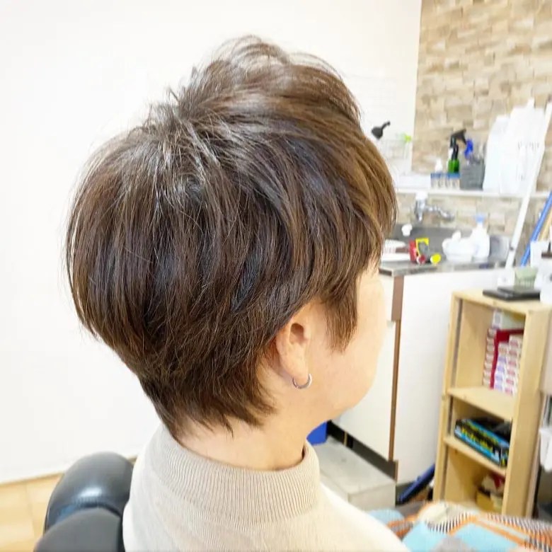 日南からショートヘアを求めて 欲しいものは売ってるところに行かないと置いてない 宮崎市佐土原の美容院・理容室