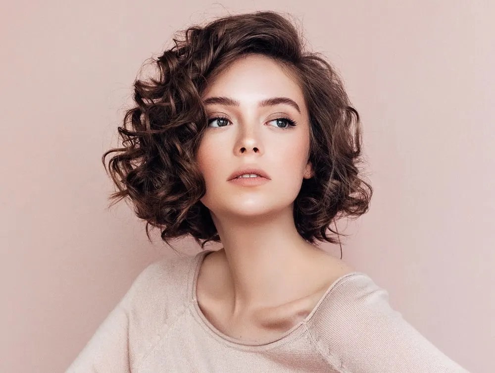 15 SideParted Curly Hairstyles to Spice Up The Look HairstyleCamp
