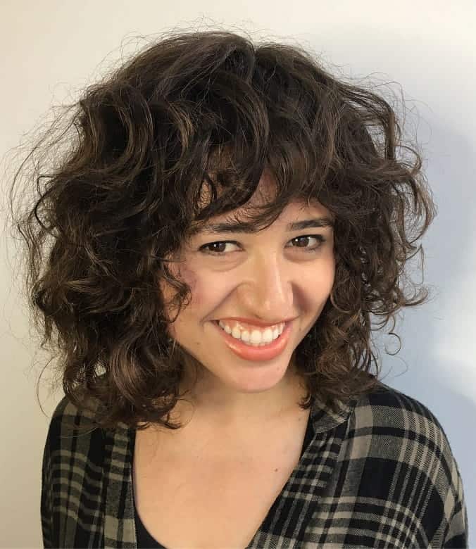 51 Wavy Hairstyles With Bangs for 2022