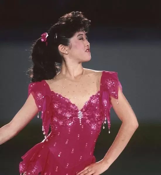 10 Splendid Skating Hairstyles for Female Skaters