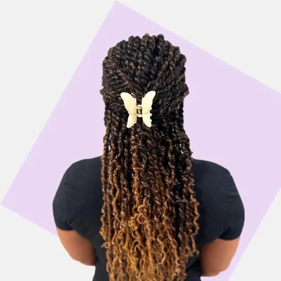 25 Trendy Butterfly Clip Hairstyles To Embrace The 90s Era