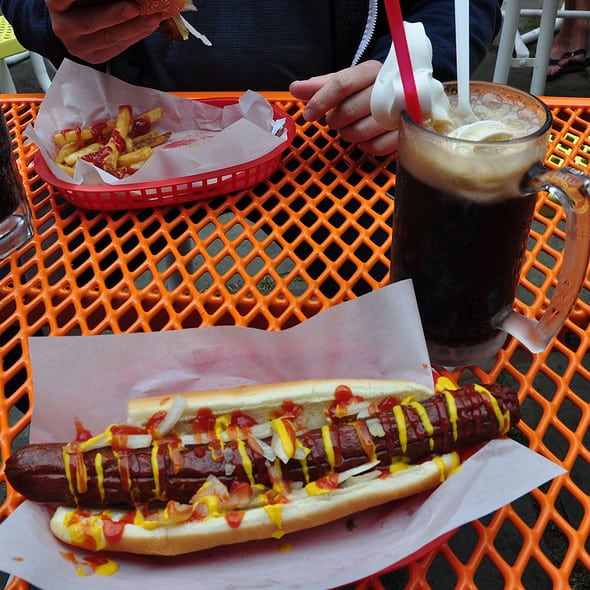 Malaysia plans to give "hot dogs" halal rebrand