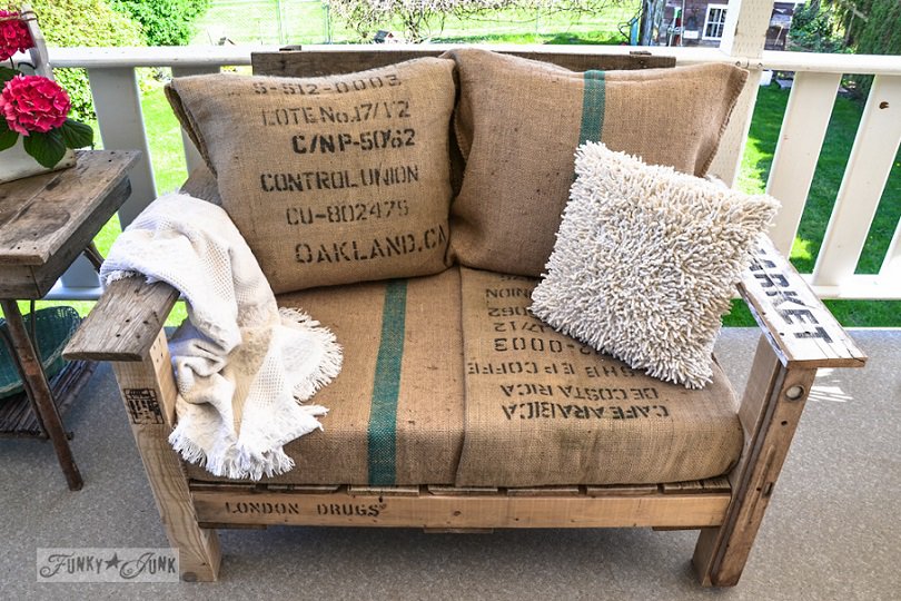 26 Creative DIY Outdoor Chair Plans for a Cozy and Cool Yard