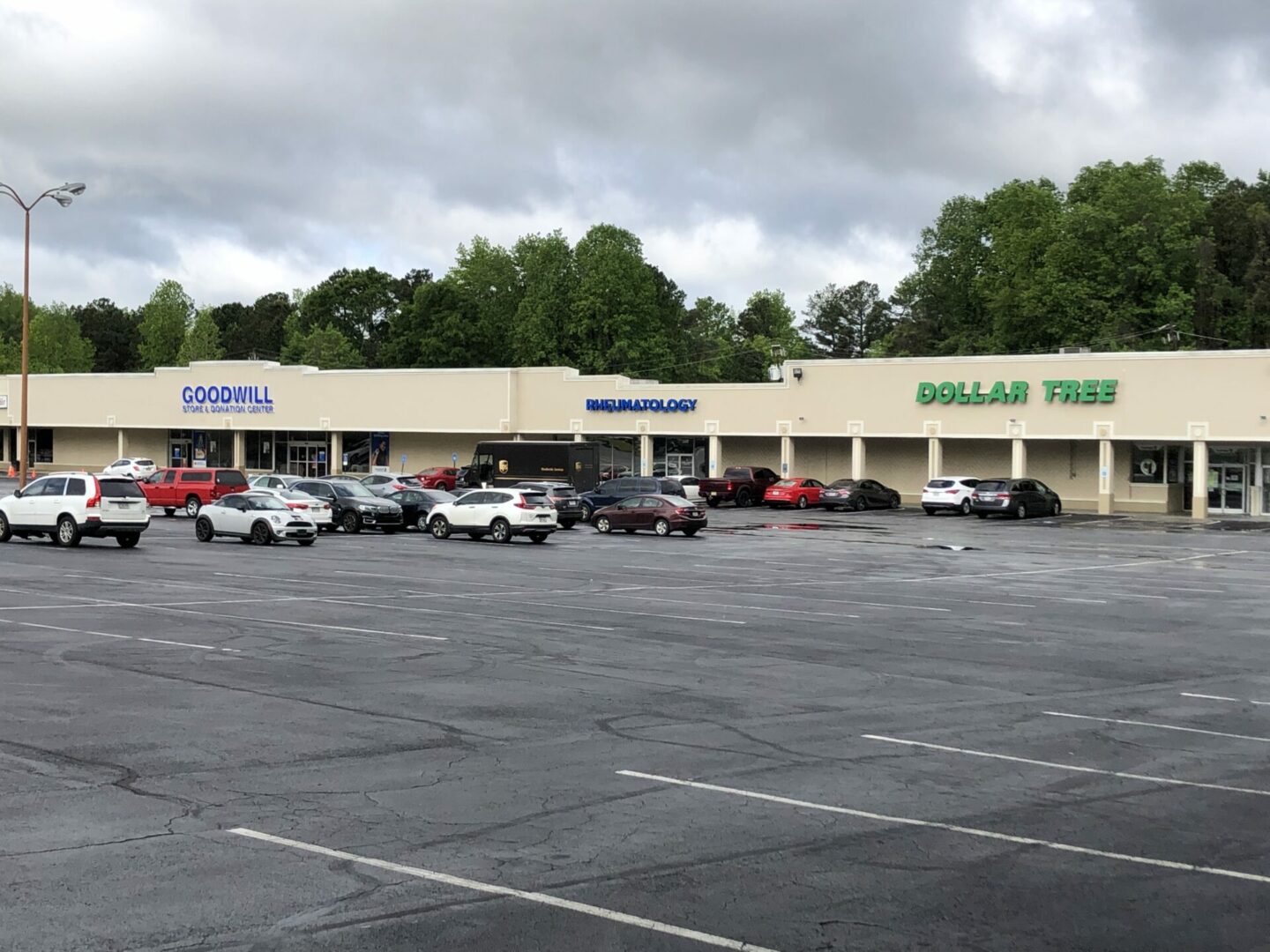 Lilburn Square Hale Retail Group