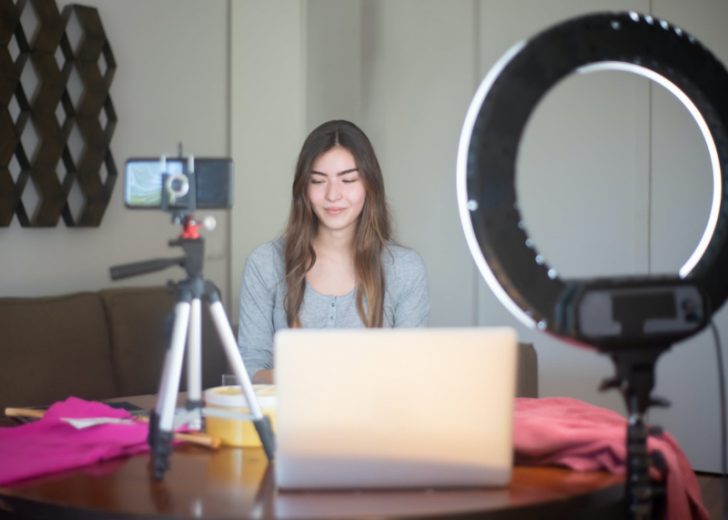 Female Tech YouTubers to Watch Today Half Eddie