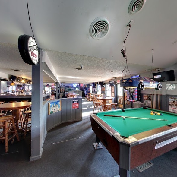 Half Time Bar and Grill