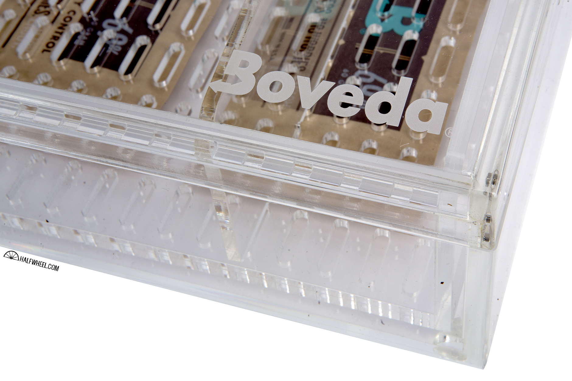 Boveda Large Acrylic Humidor halfwheel