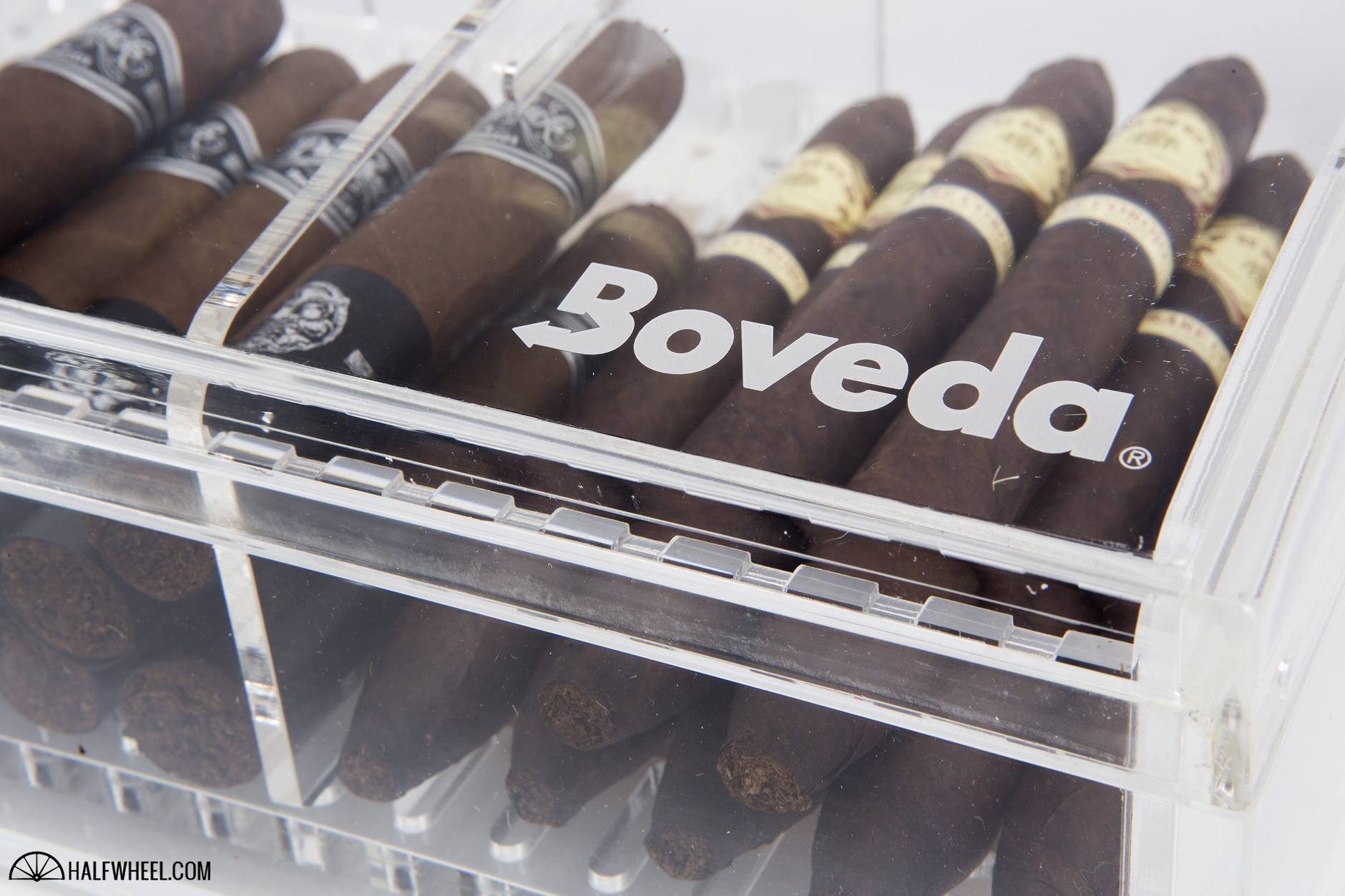 Boveda Large Acrylic Humidor halfwheel