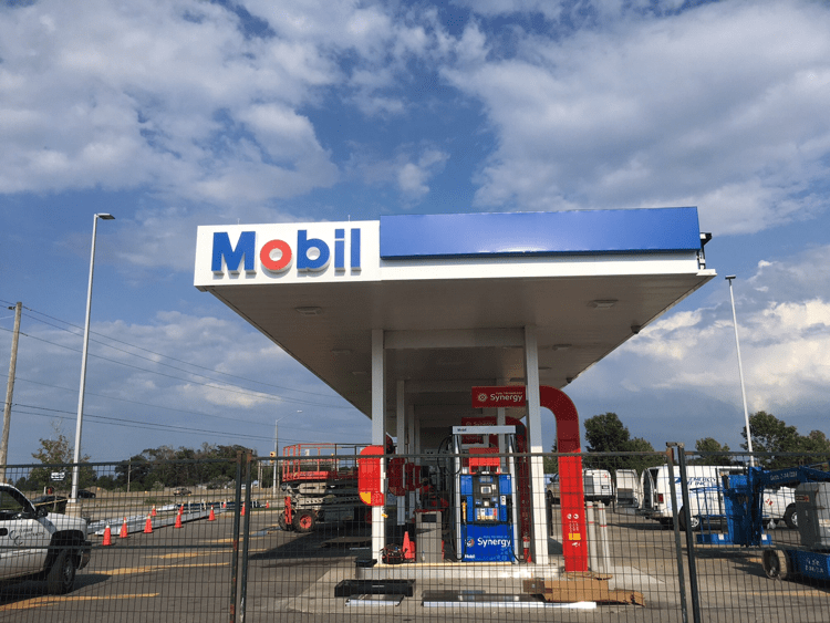 Independent gas bar goes Mobil Haliburton Echo