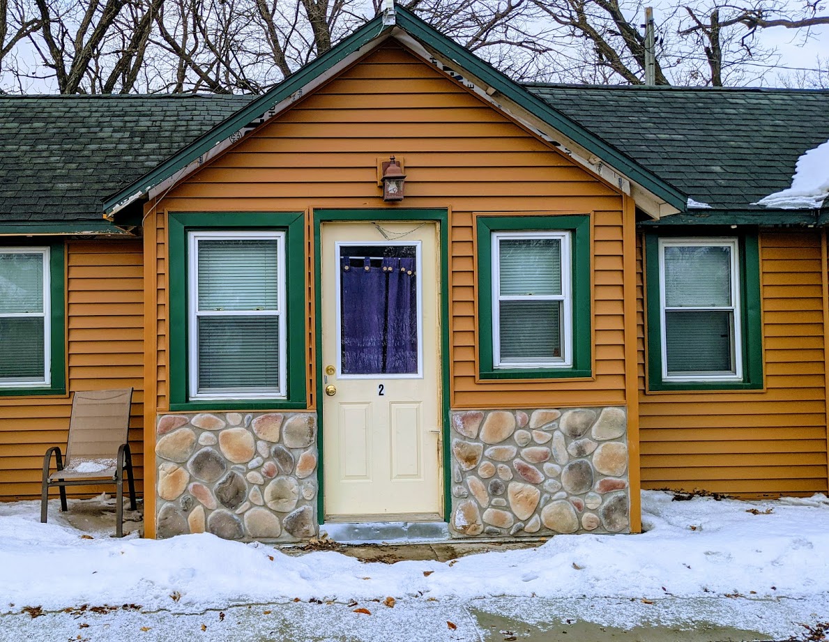 Hall Lake Cabins Gallery 2410 Albion Avenue, Fairmont, Minnesota 56031 Hall Lake Cabins