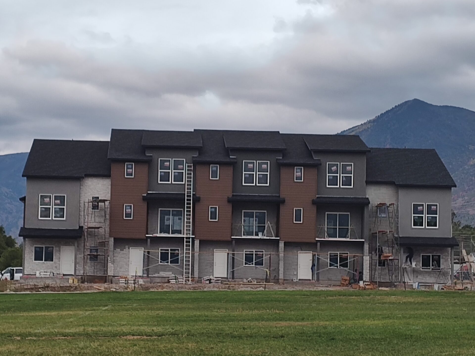 MILLENNIAL PARK TOWNHOMES TOOELE EDISON PLAN Hallmark Homes