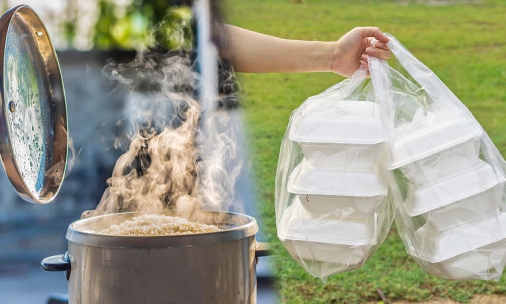 Amankah Mengukus dengan Plastik Masih Membungkus Makanan? HaloSehat