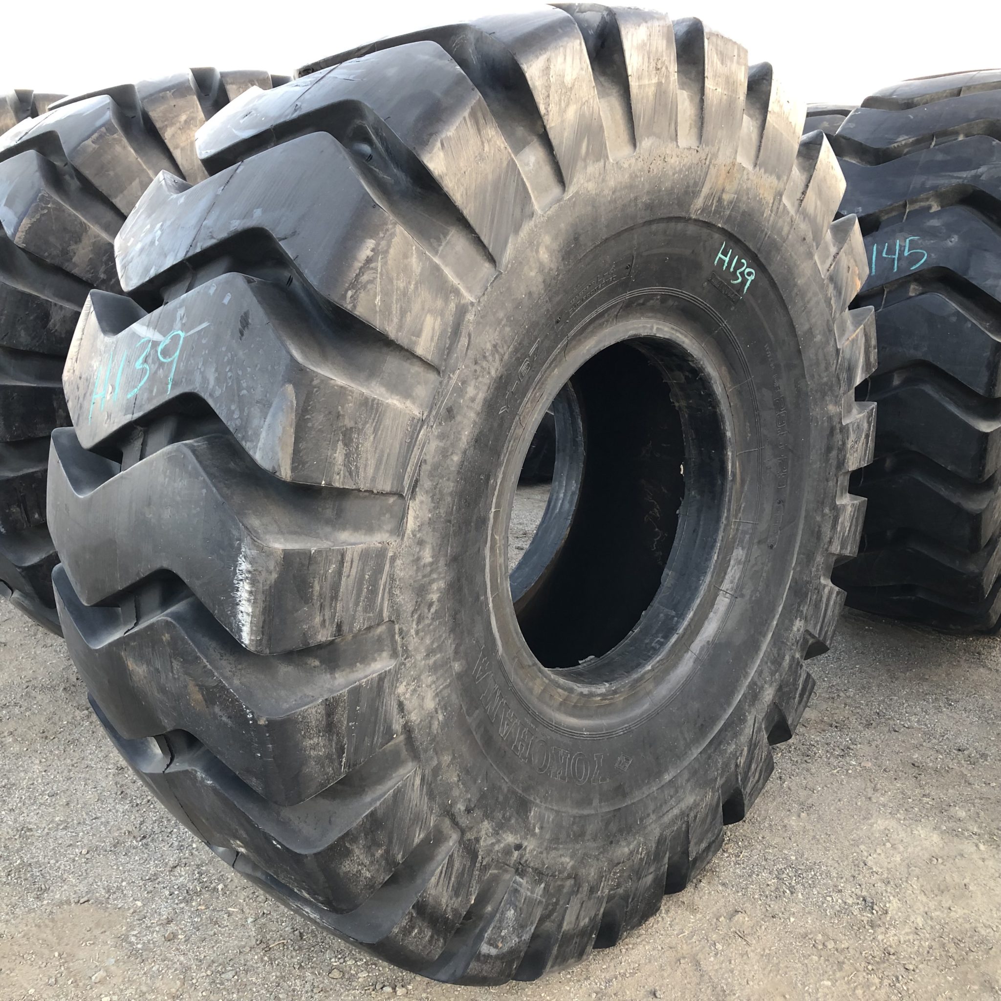29.5X29 Yokohama OTR Tire L4 Y67ET 22Ply CONDITIONNewTREAD DEPTH 99